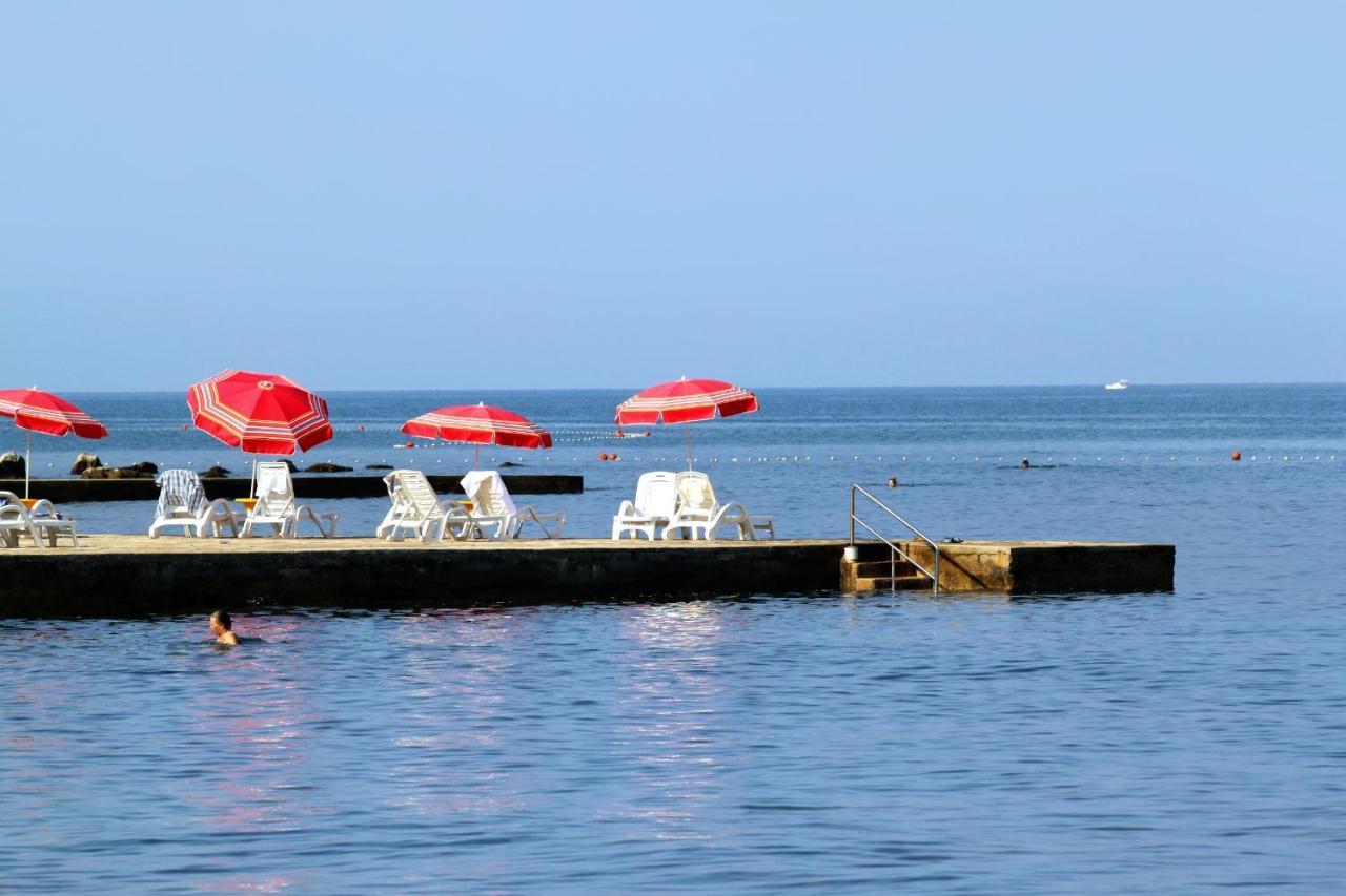 Apartments With A Parking Space Umag - 7109 Buitenkant foto