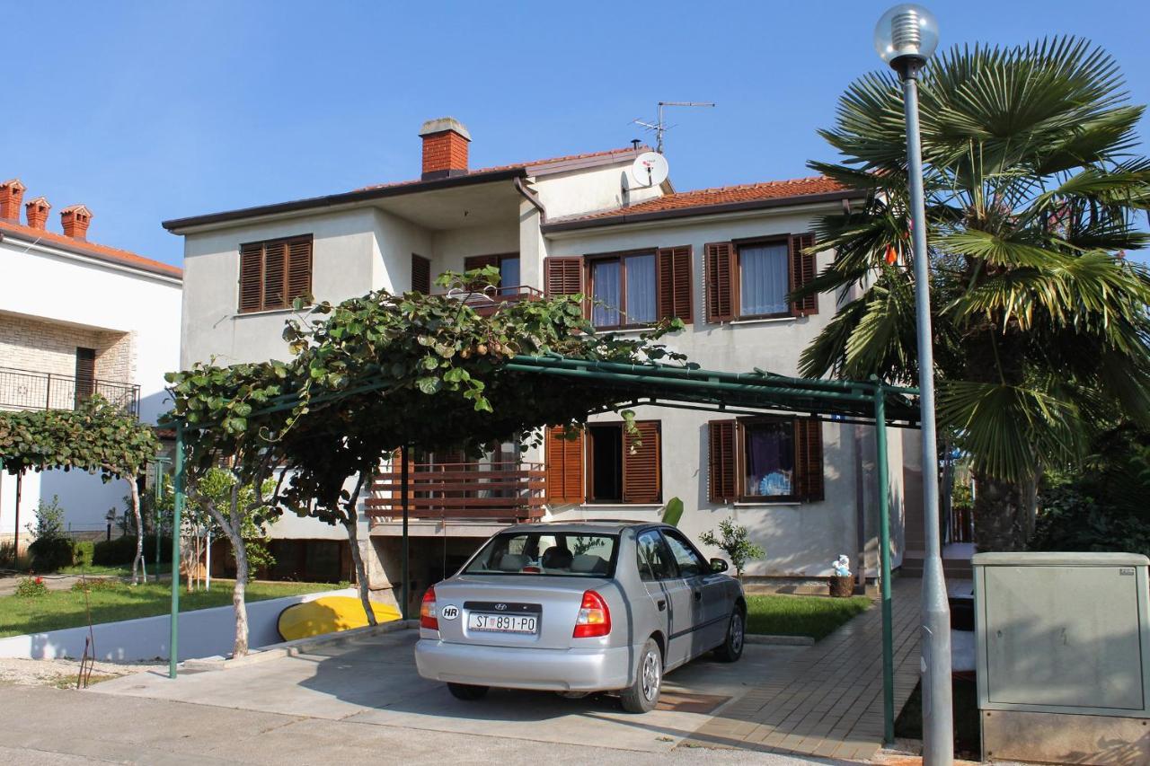 Apartments With A Parking Space Umag - 7109 Buitenkant foto